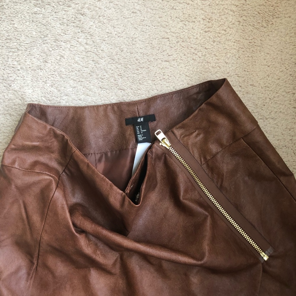 HM SKIRT - Picture 2 of 3